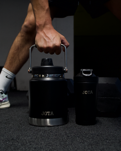 Gym pack JOTA | botella 1.9L + shaker 500ml