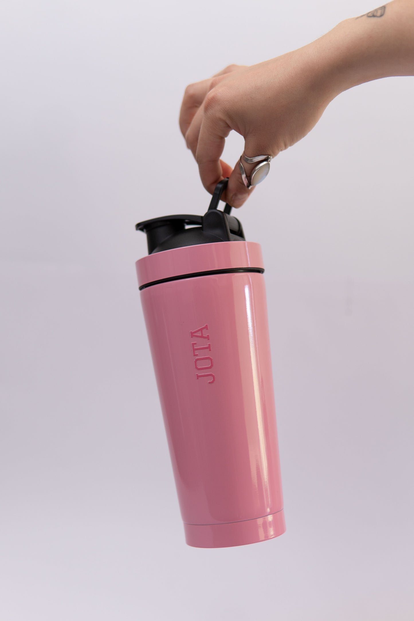 Shaker metálico JOTA | 700ml | Acero Inoxidable, Aislado y Antiderrames