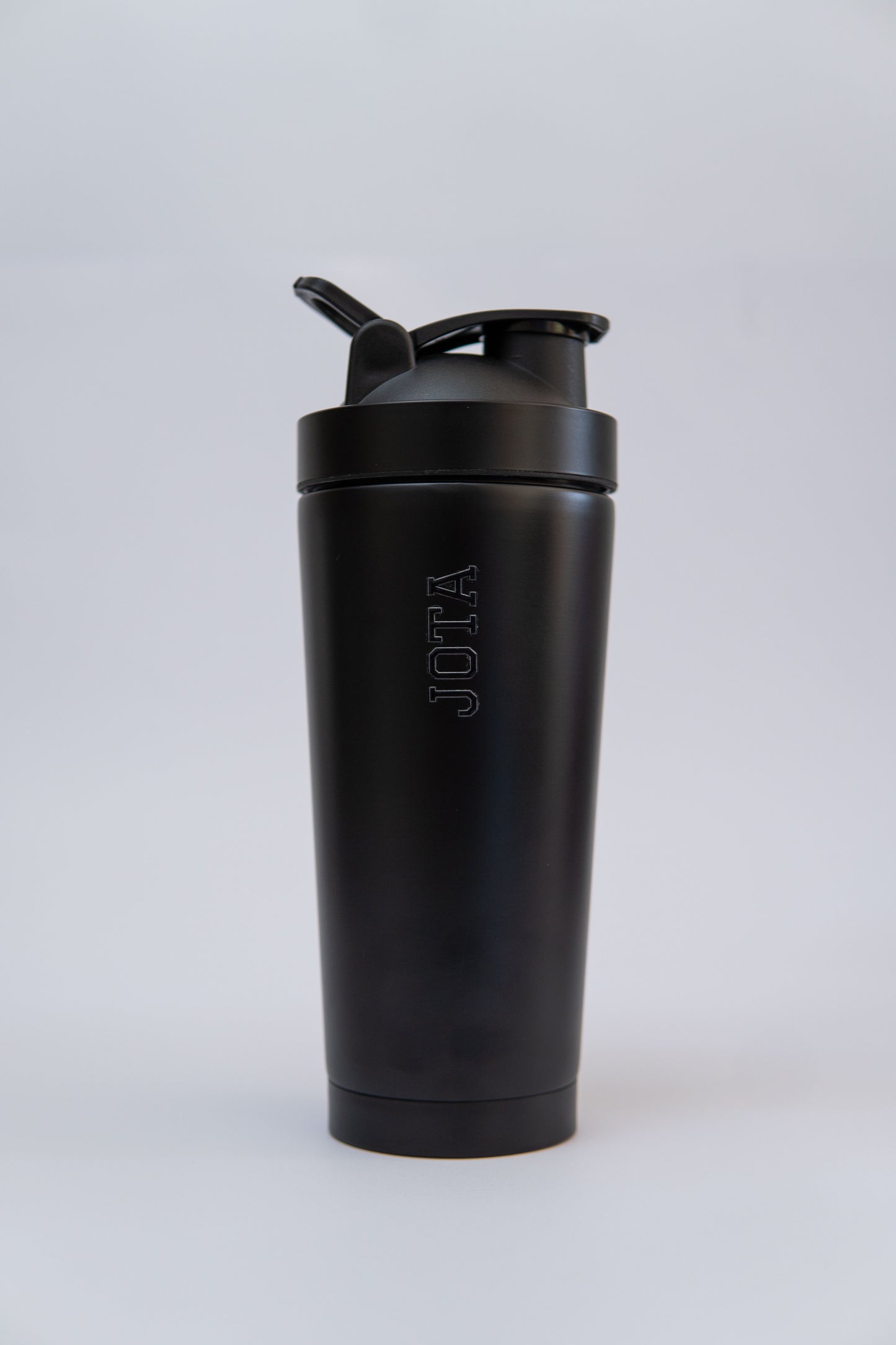 Shaker metálico JOTA | 700ml | Acero Inoxidable, Aislado y Antiderrames