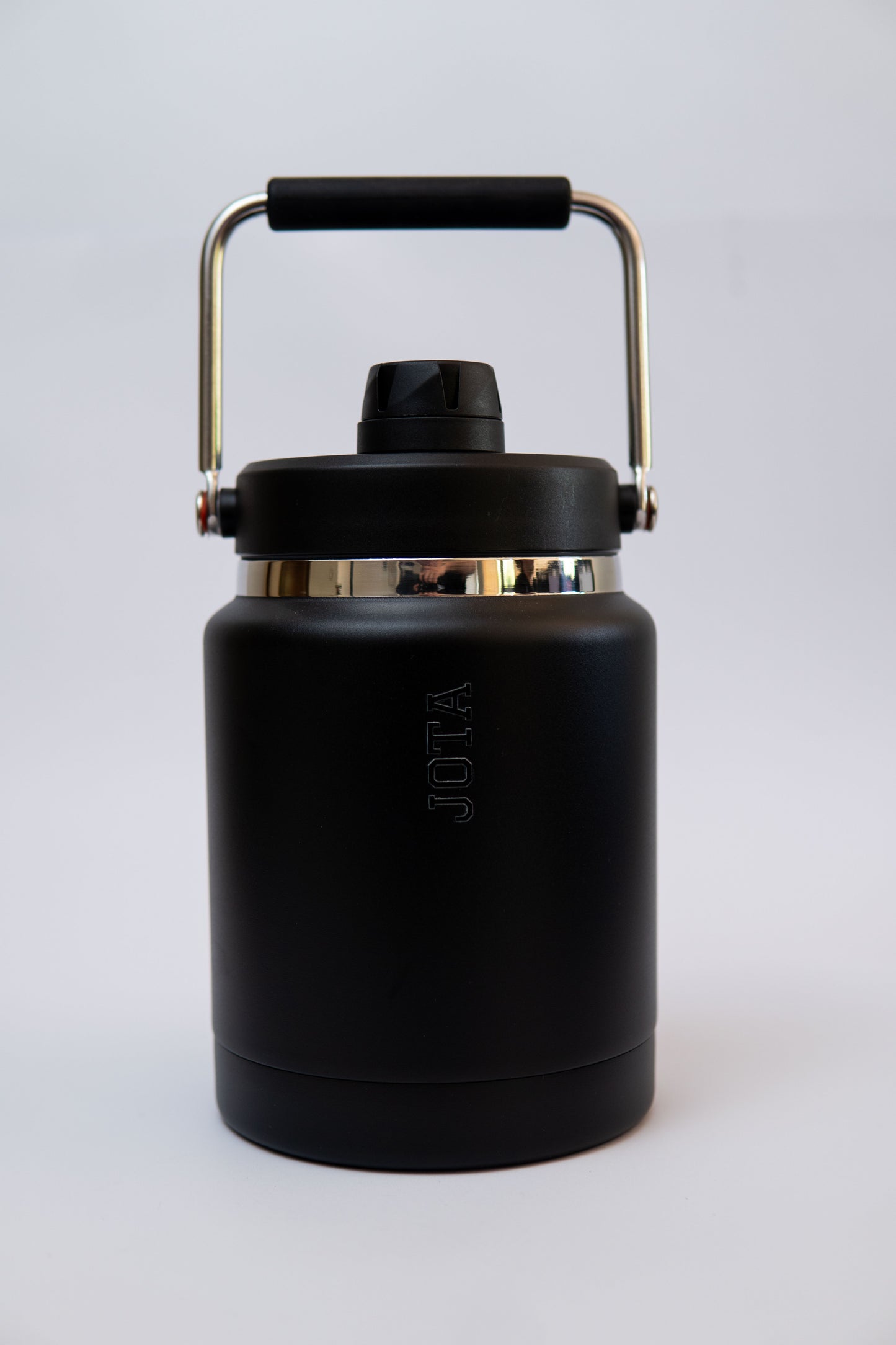 Botella de agua Jota | 1.9L | Térmica